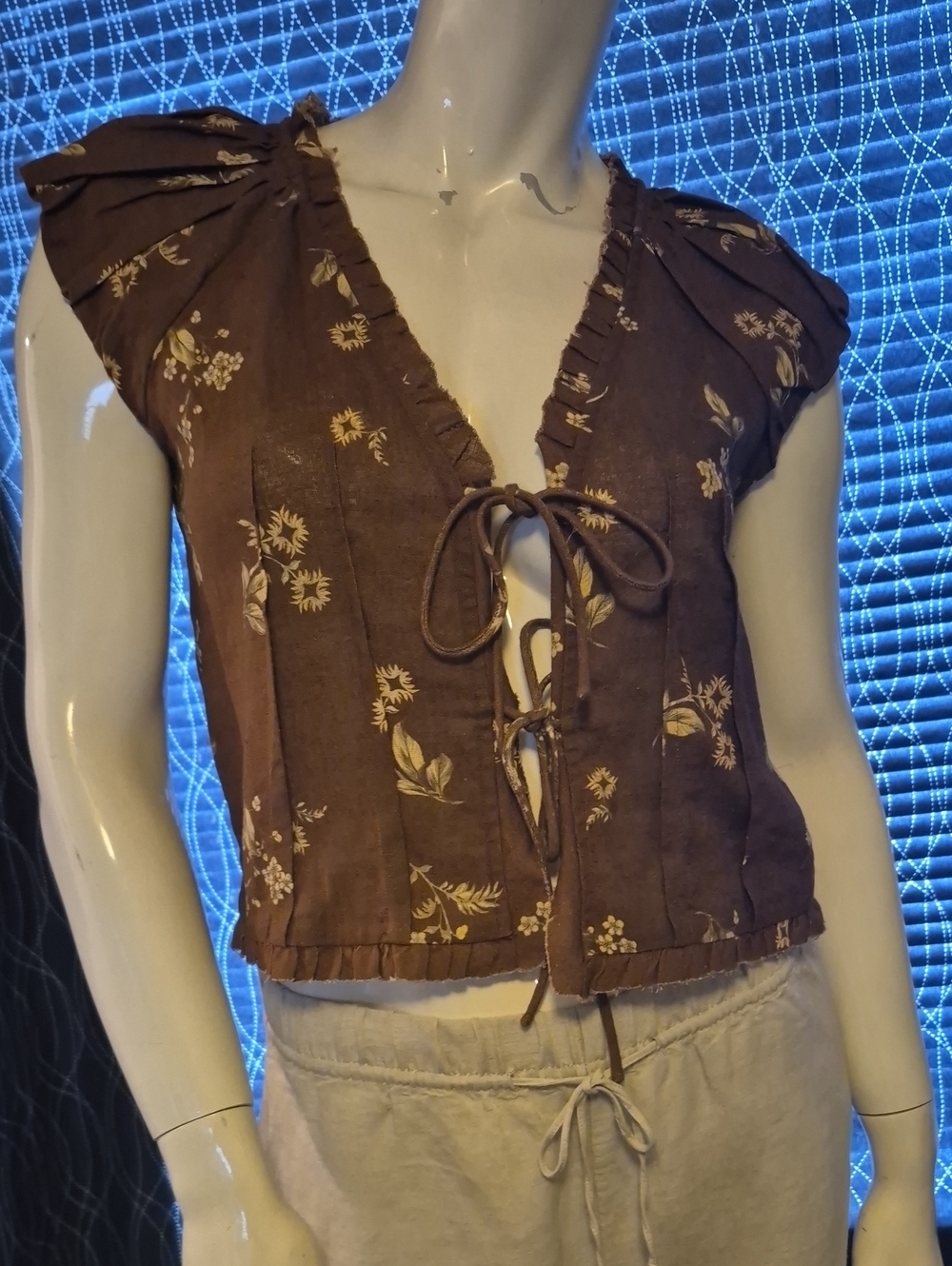 Anthropologie Brown Floral Tie-Front Crop Top